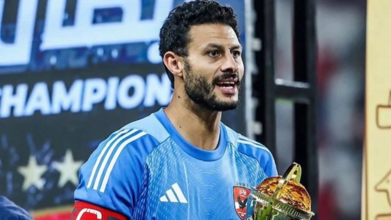 على رأسهم زيزو وإمام وتريزيجيه.. نجوم الأهلي يدعمون الشناوي بعد إيقافه